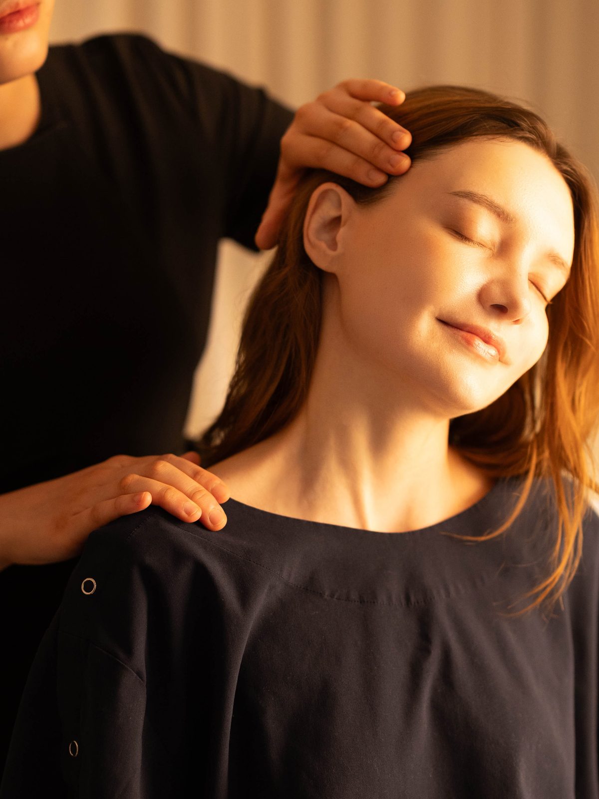 Head and shoulder release by hand at Face Jion, Cheongdam